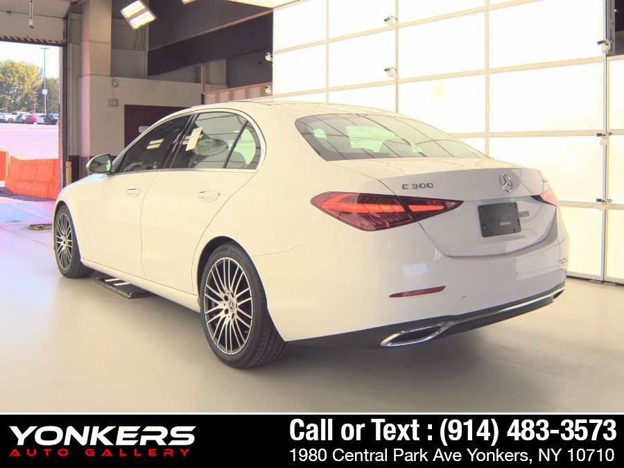 Used 2023 Mercedes-Benz C 300 4MATIC Sedan image 5