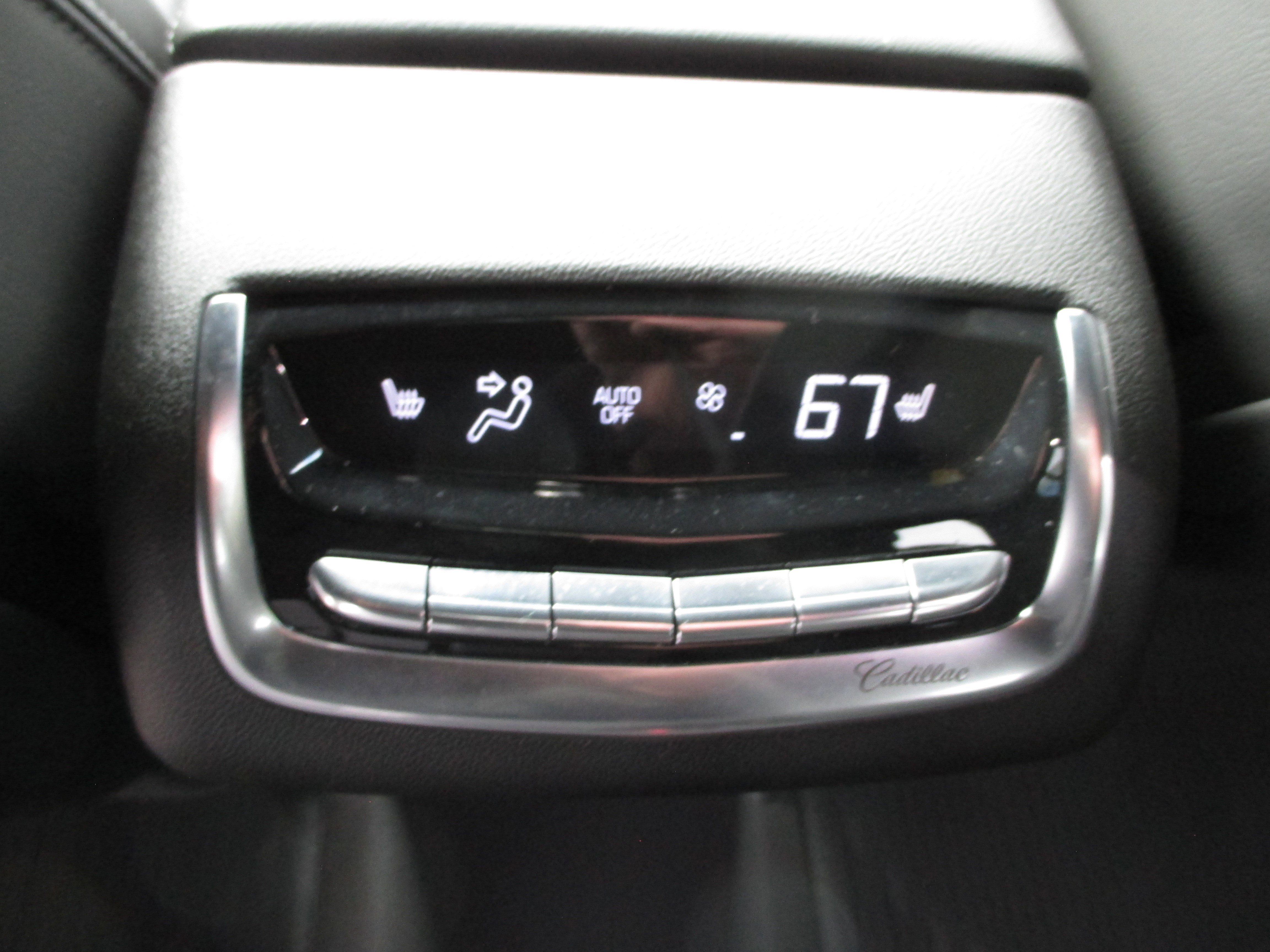 Used 2025 Cadillac XT6 Premium Luxury image 14