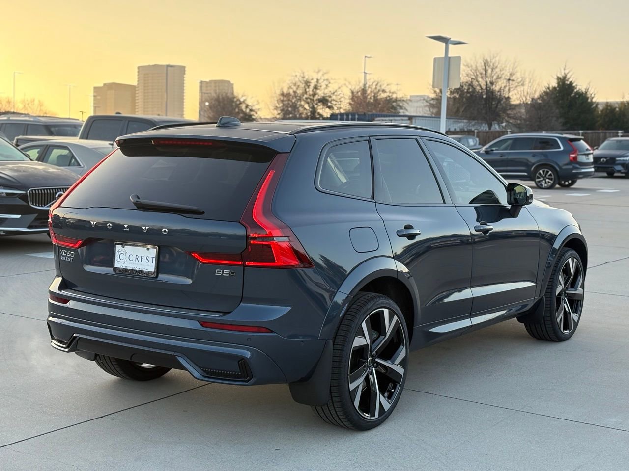 New 2026 Volvo XC60 B5 Ultra w/ Protection Package Premier image 4