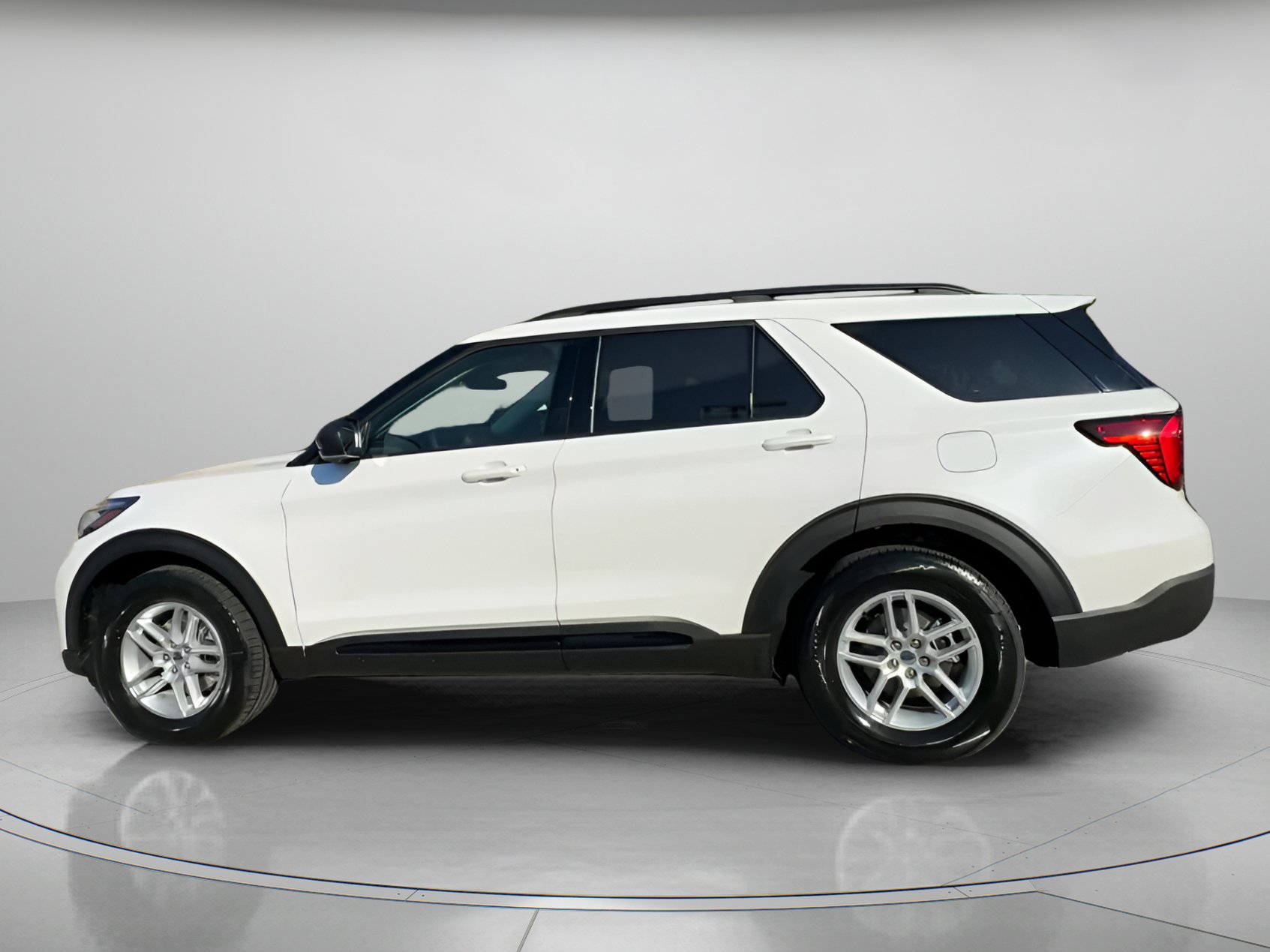 New 2026 Ford Explorer Active RWD image 18