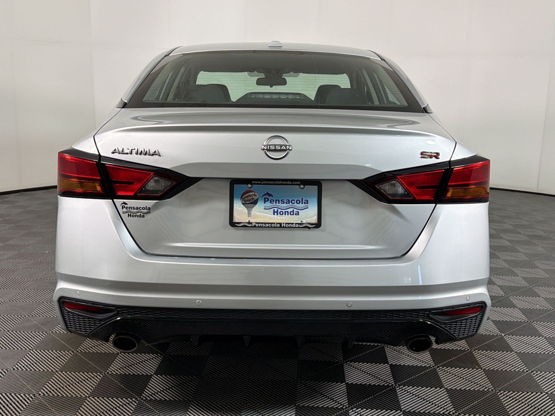 Used 2024 Nissan Altima 2.5 SR FWD image 7