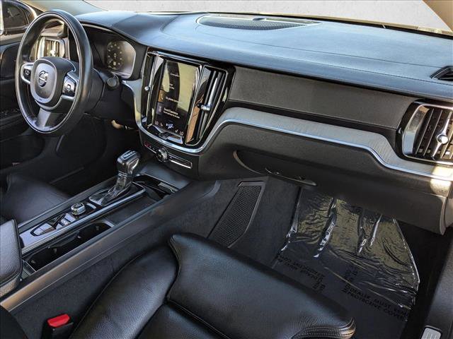 Used 2021 Volvo S60 T5 Inscription image 24