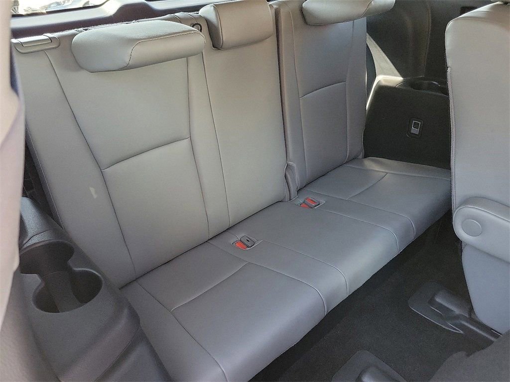 Used 2024 Toyota Highlander XLE image 27
