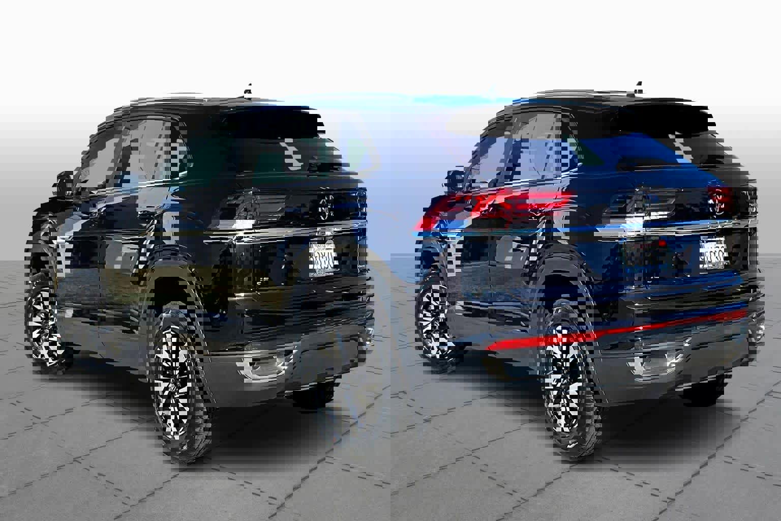 Used 2023 Volkswagen Atlas Cross Sport SE image 11