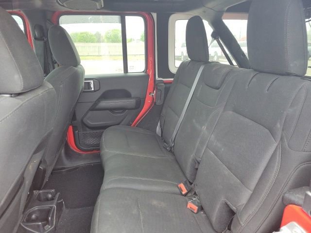 Used 2018 Jeep Wrangler Unlimited Sahara image 16