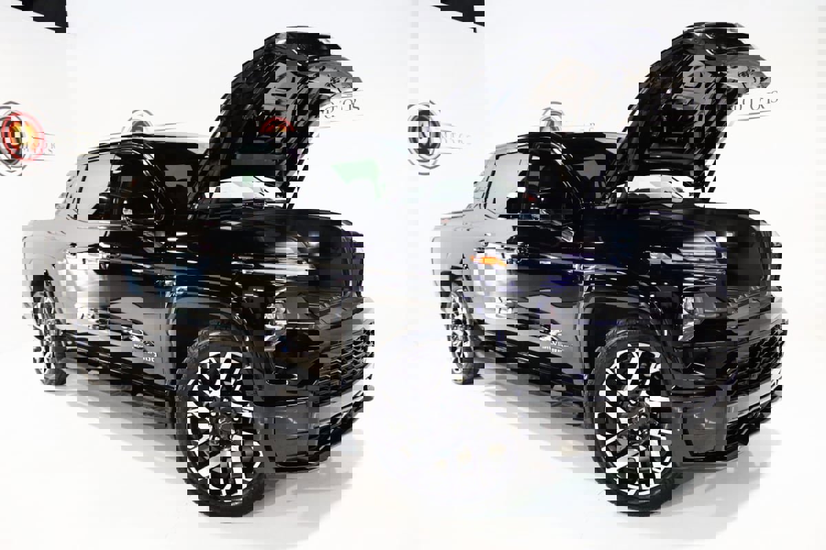 Used 2024 Chevrolet Silverado EV RST image 40