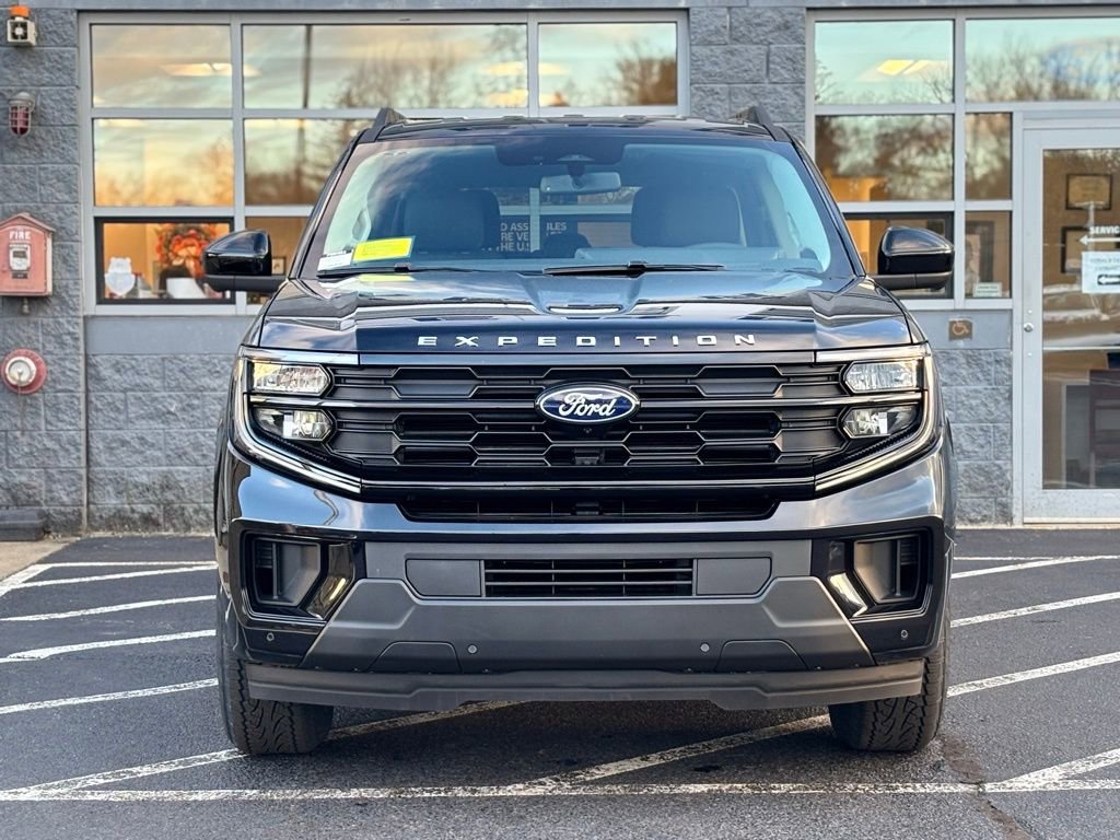 New 2025 Ford Expedition Max Active image 2
