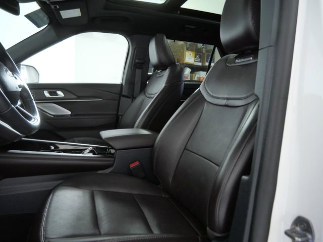 Certified 2025 Ford Explorer Platinum AWD/4WD image 16
