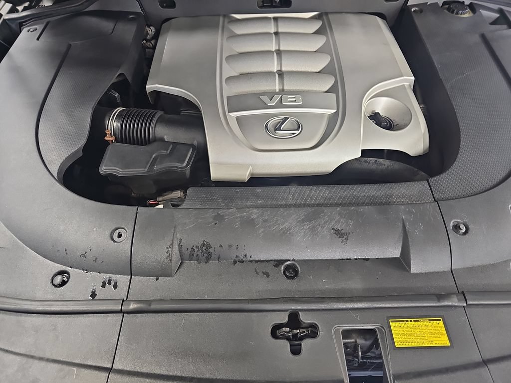 Used 2010 Lexus LX 570 4WD w/ Luxury Pkg image 38