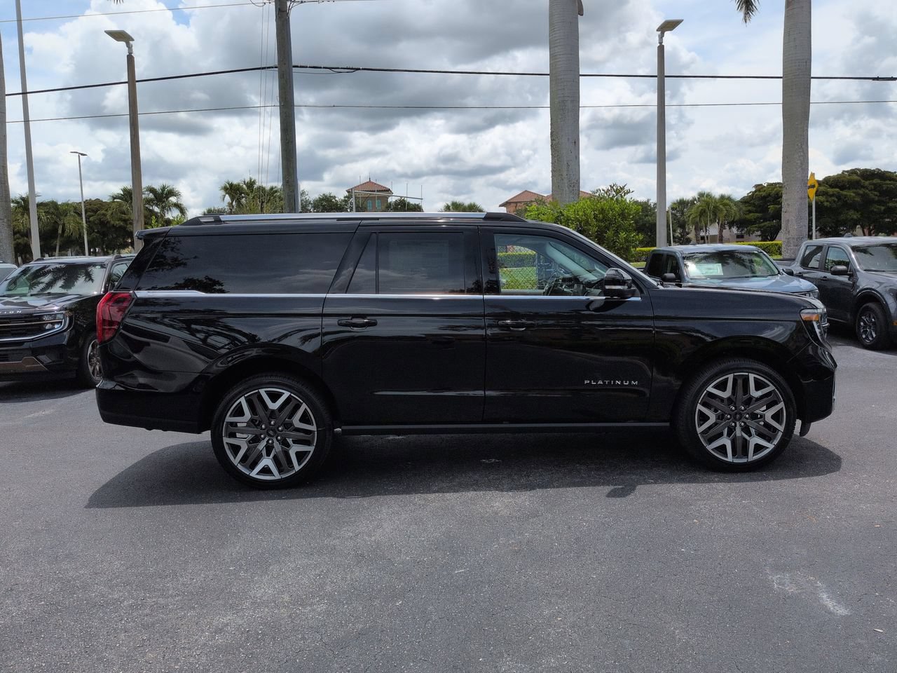 New 2026 Ford Expedition Max Platinum w/ Platinum Ultimate Package AWD/4WD image 3