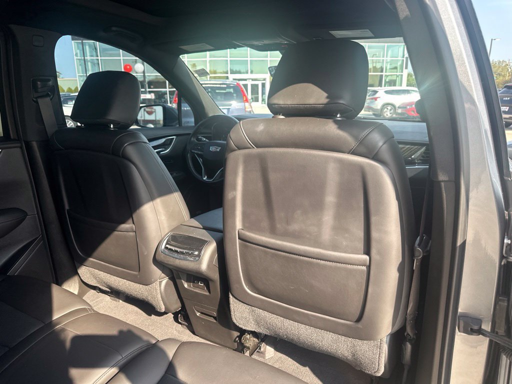 Used 2022 Cadillac XT6 Premium Luxury w/ Technology Package FWD image 37