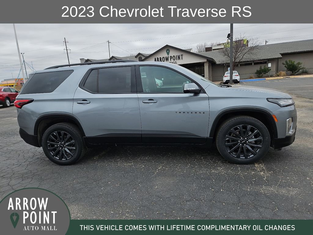 Used 2023 Chevrolet Traverse RS image 13