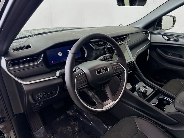 New 2025 Jeep Grand Cherokee L Altitude image 9