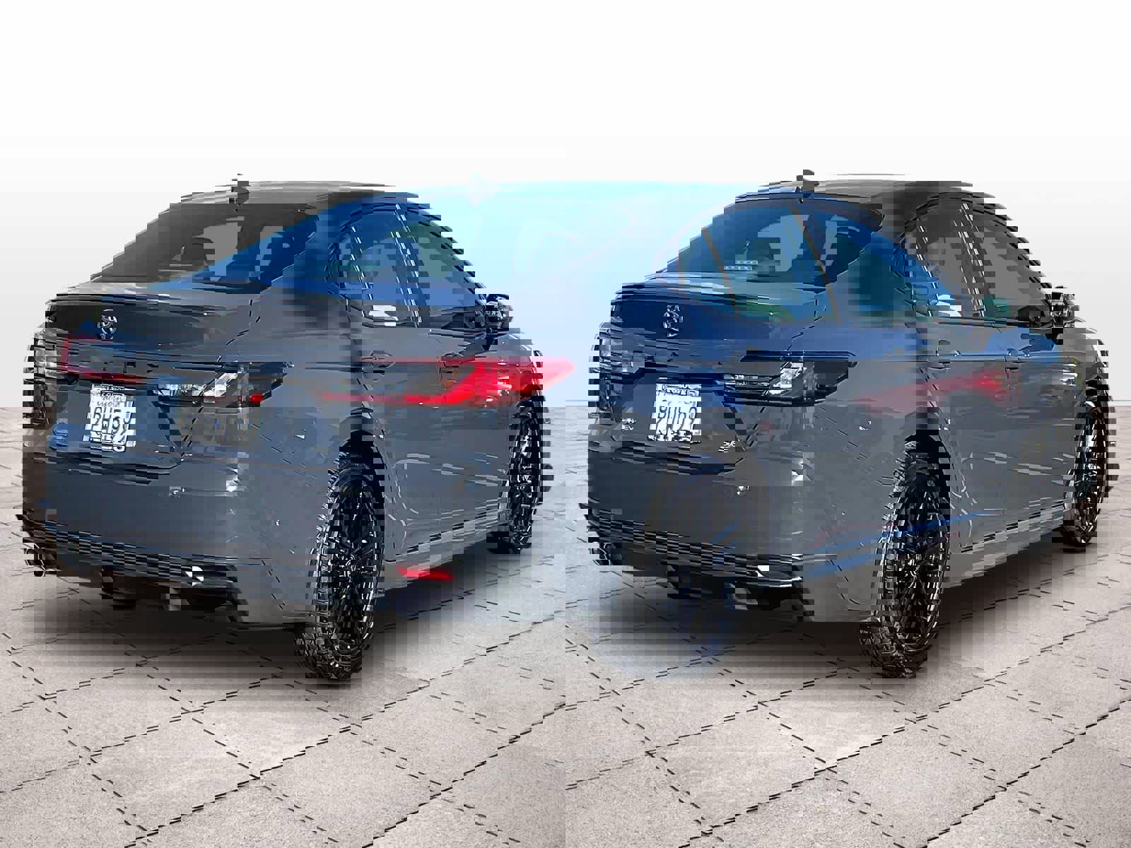 Used 2025 Toyota Camry SE image 16