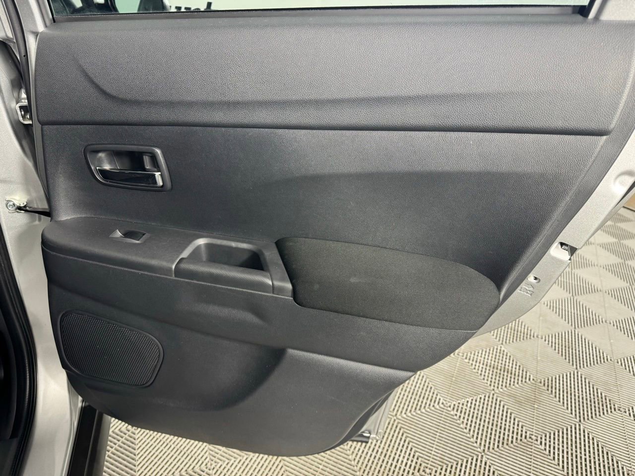 Used 2025 Mitsubishi Outlander Sport ES AWD/4WD image 24