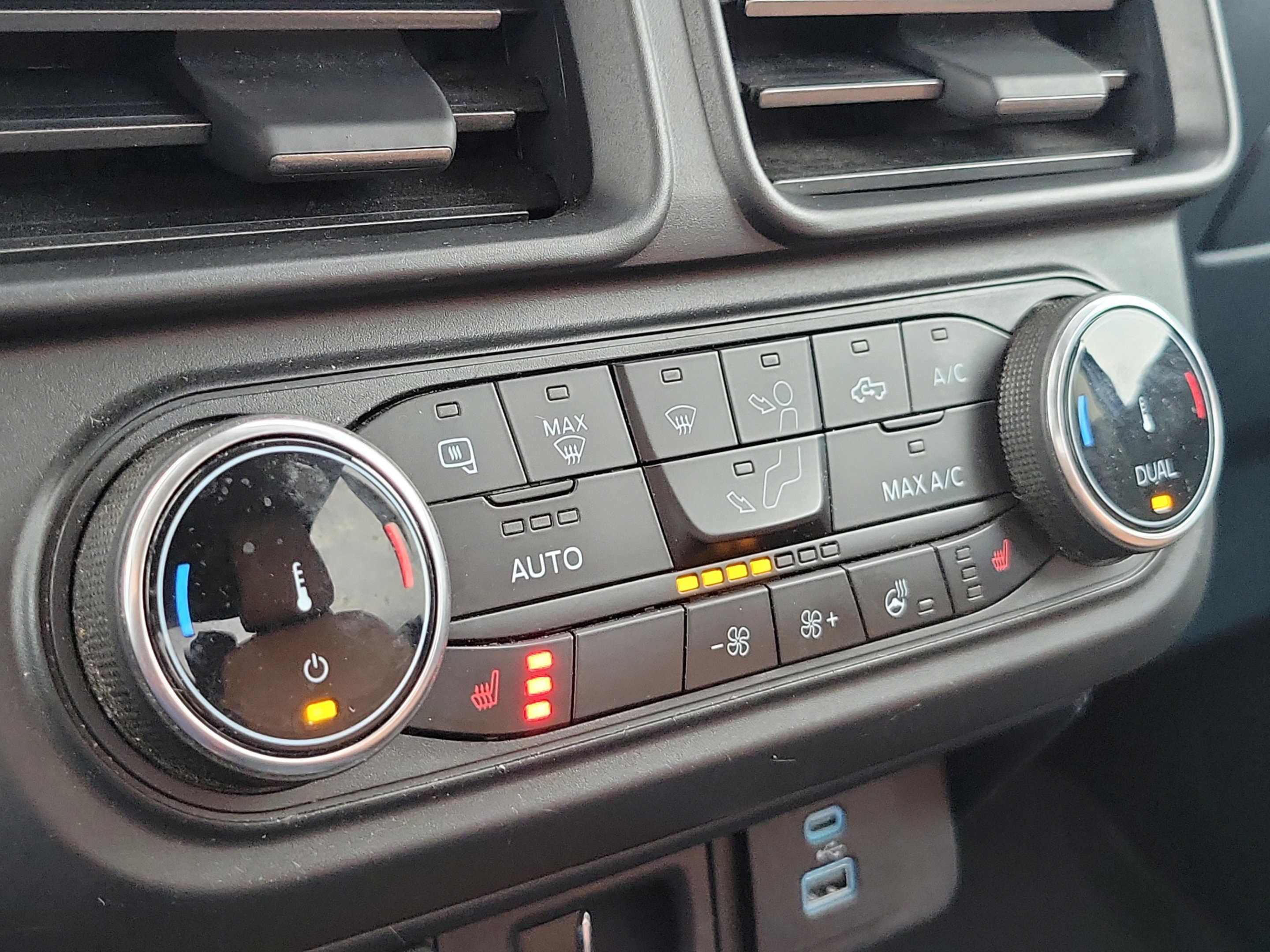 Certified 2023 Ford Maverick Lariat w/ Lariat Luxury Package FWD image 29