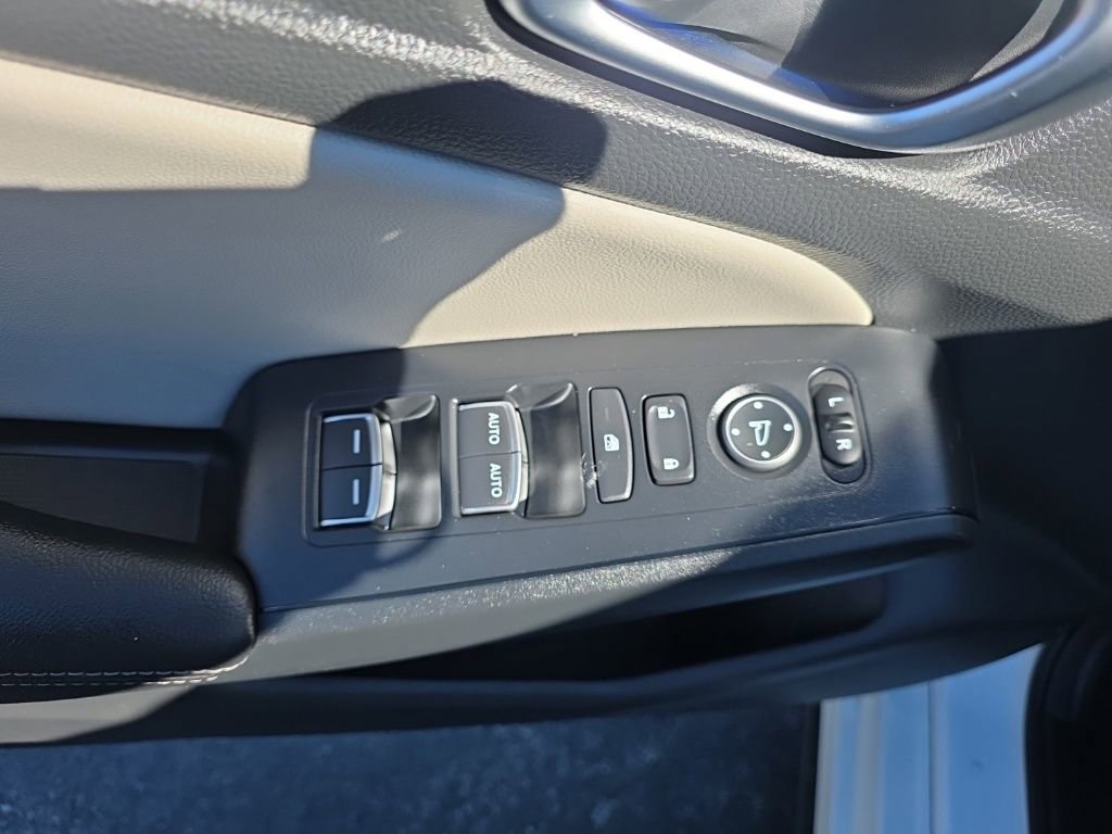 Used 2024 Honda Civic EX-L image 12