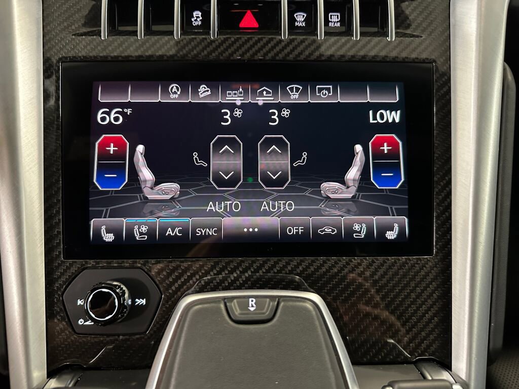 Used 2020 Lamborghini Urus image 16