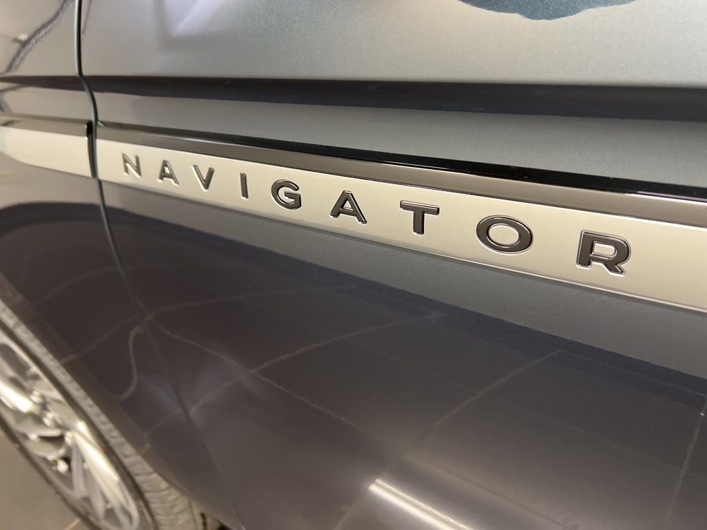 New 2026 Lincoln Navigator Reserve AWD/4WD image 47