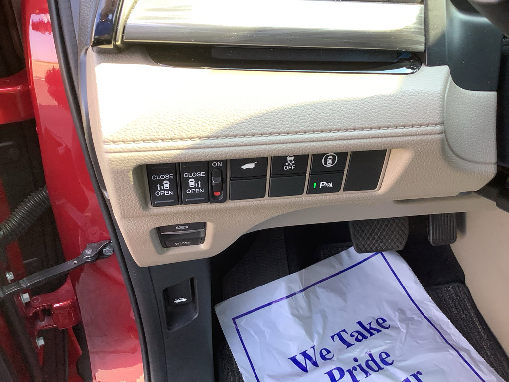 Used 2023 Honda Odyssey Elite image 14