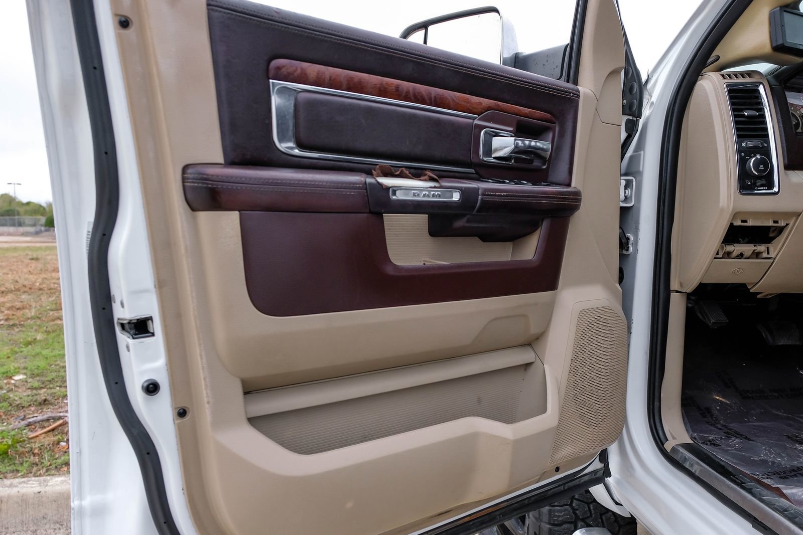 Used 2015 RAM 3500 Laramie Longhorn AWD/4WD image 48