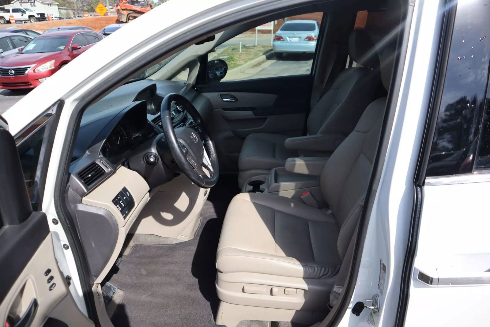 Used 2015 Honda Odyssey Touring image 9