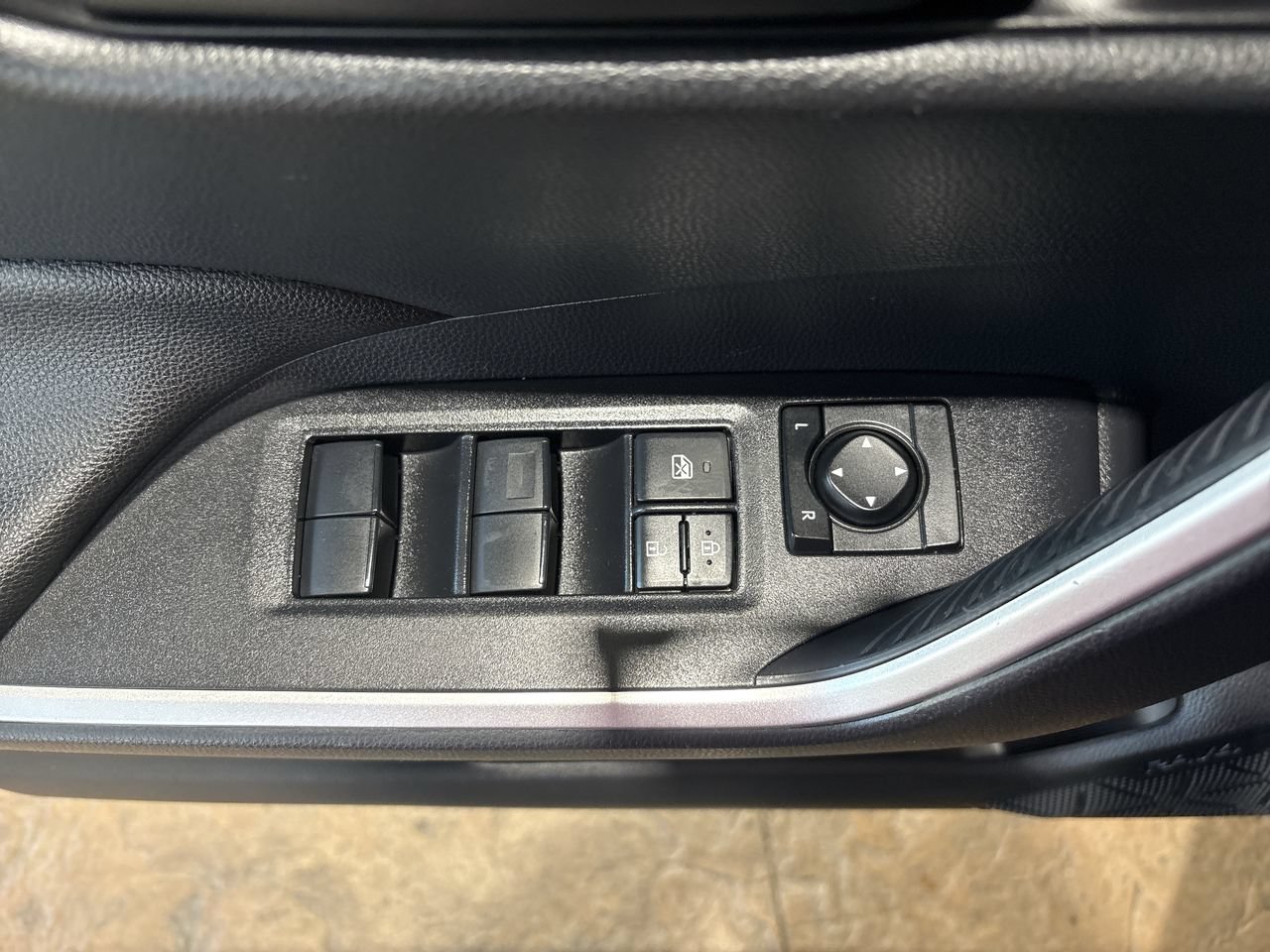 Certified 2025 Toyota RAV4 LE FWD image 13