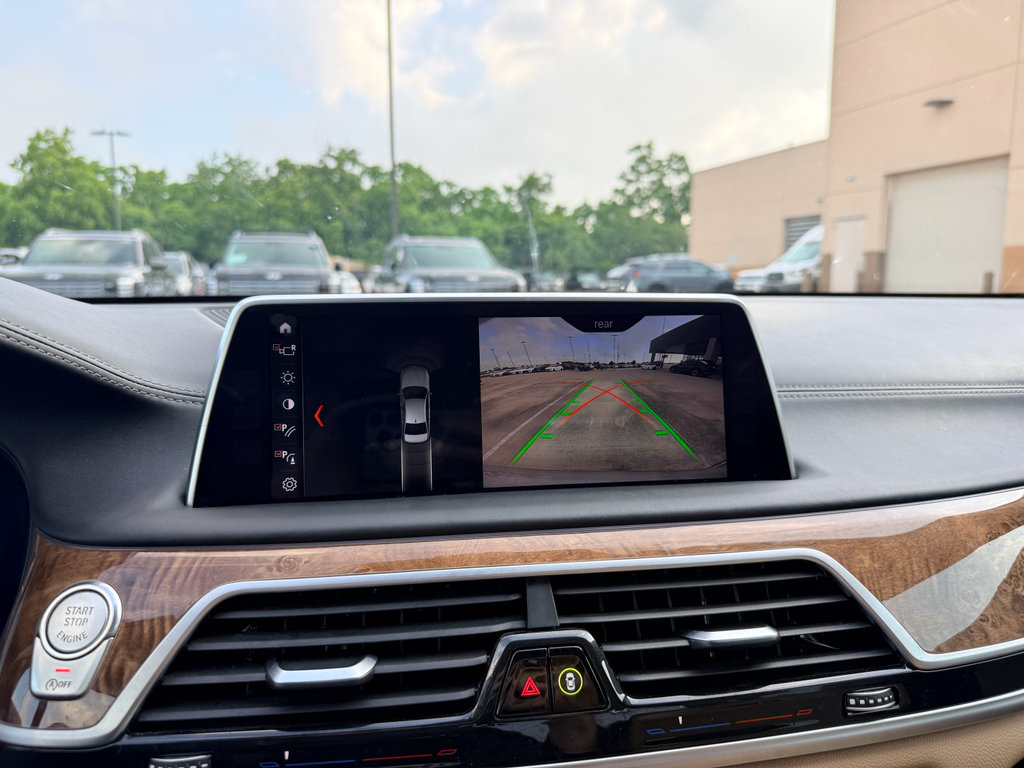 Used 2018 BMW 750i RWD image 21