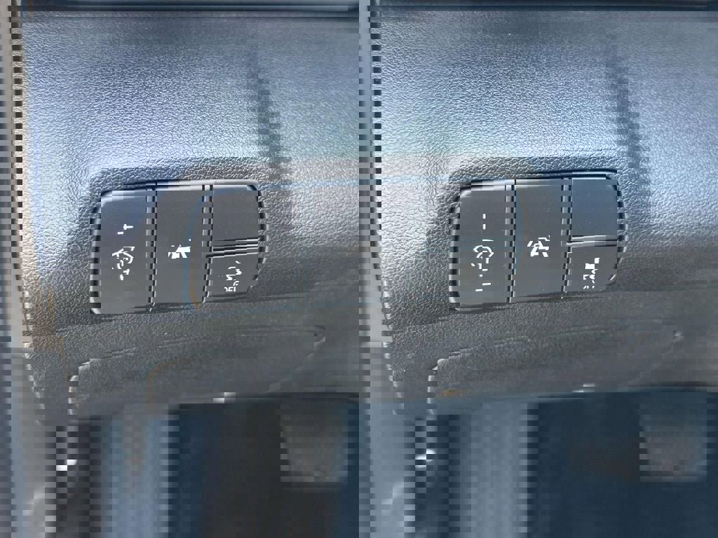 Used 2022 Hyundai Elantra SEL FWD image 15