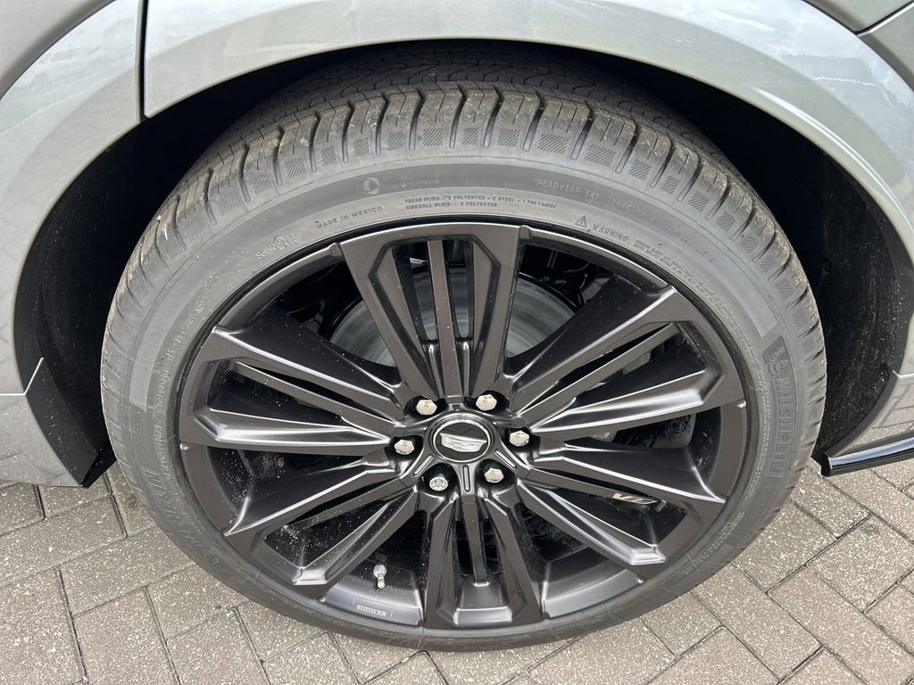 New 2026 Cadillac Lyriq V image 29