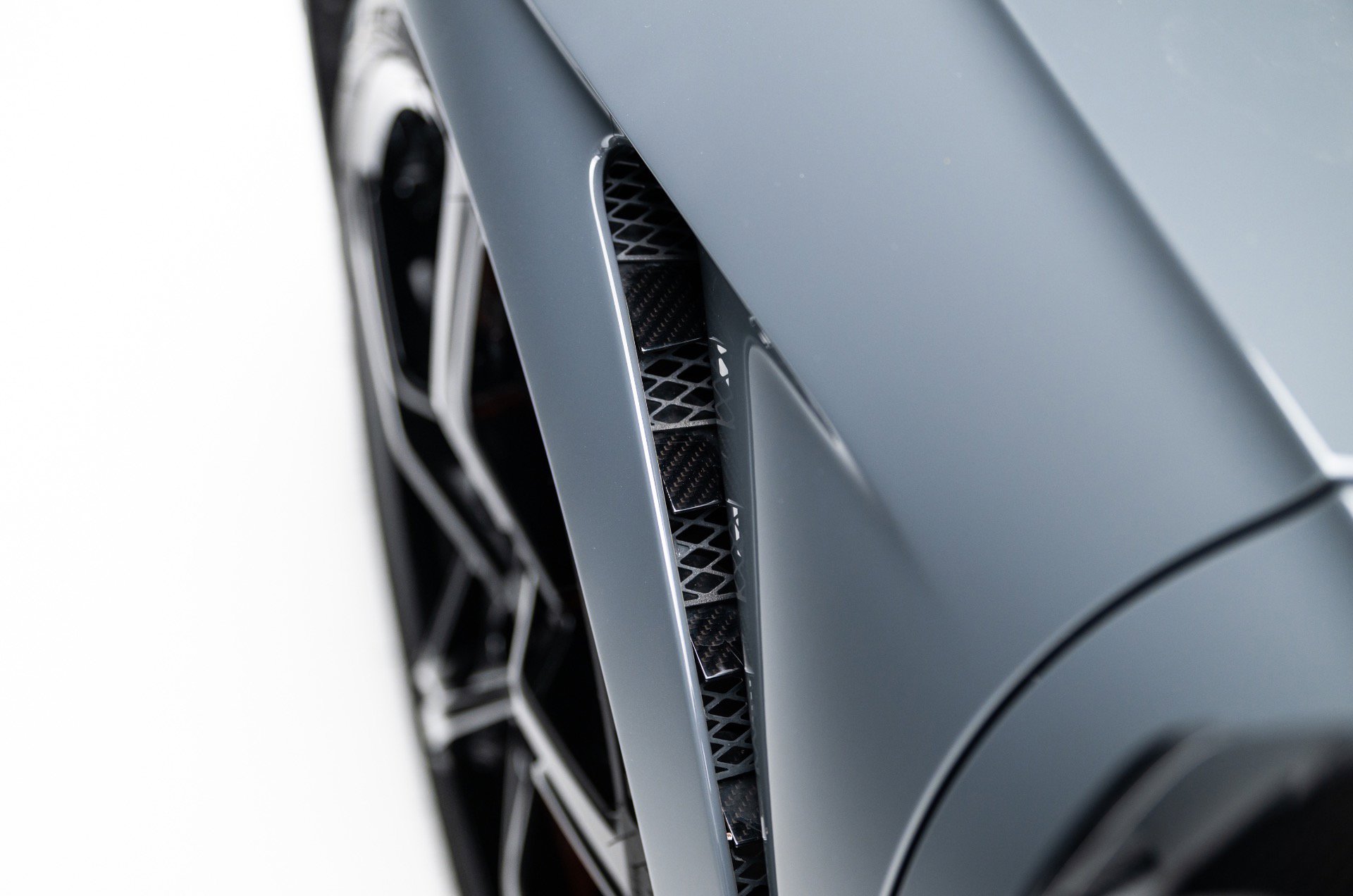 Used 2024 Bugatti Chiron Super Sport AWD/4WD image 40