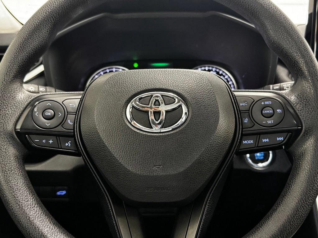 Used 2019 Toyota RAV4 XLE w/ Convenience Package FWD image 13
