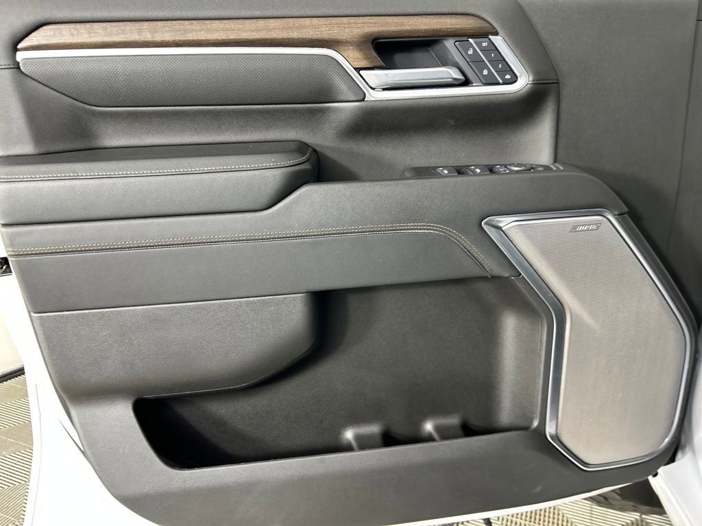 Used 2025 Chevrolet Silverado 2500 High Country w/ High Country Premium Package image 12