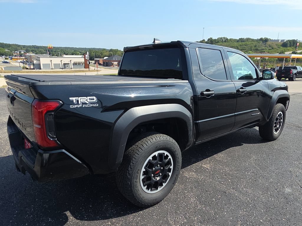 Used 2025 Toyota Tacoma TRD Off-Road AWD/4WD image 10