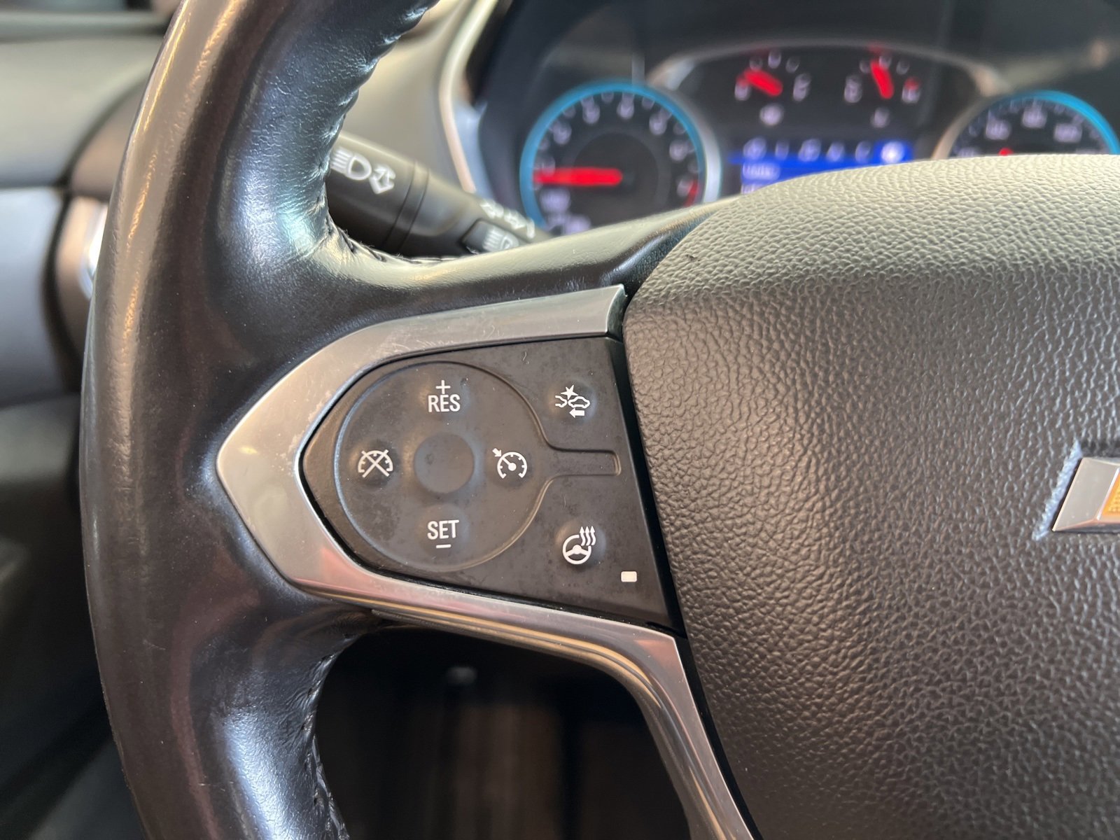 Used 2021 Chevrolet Traverse LT image 16