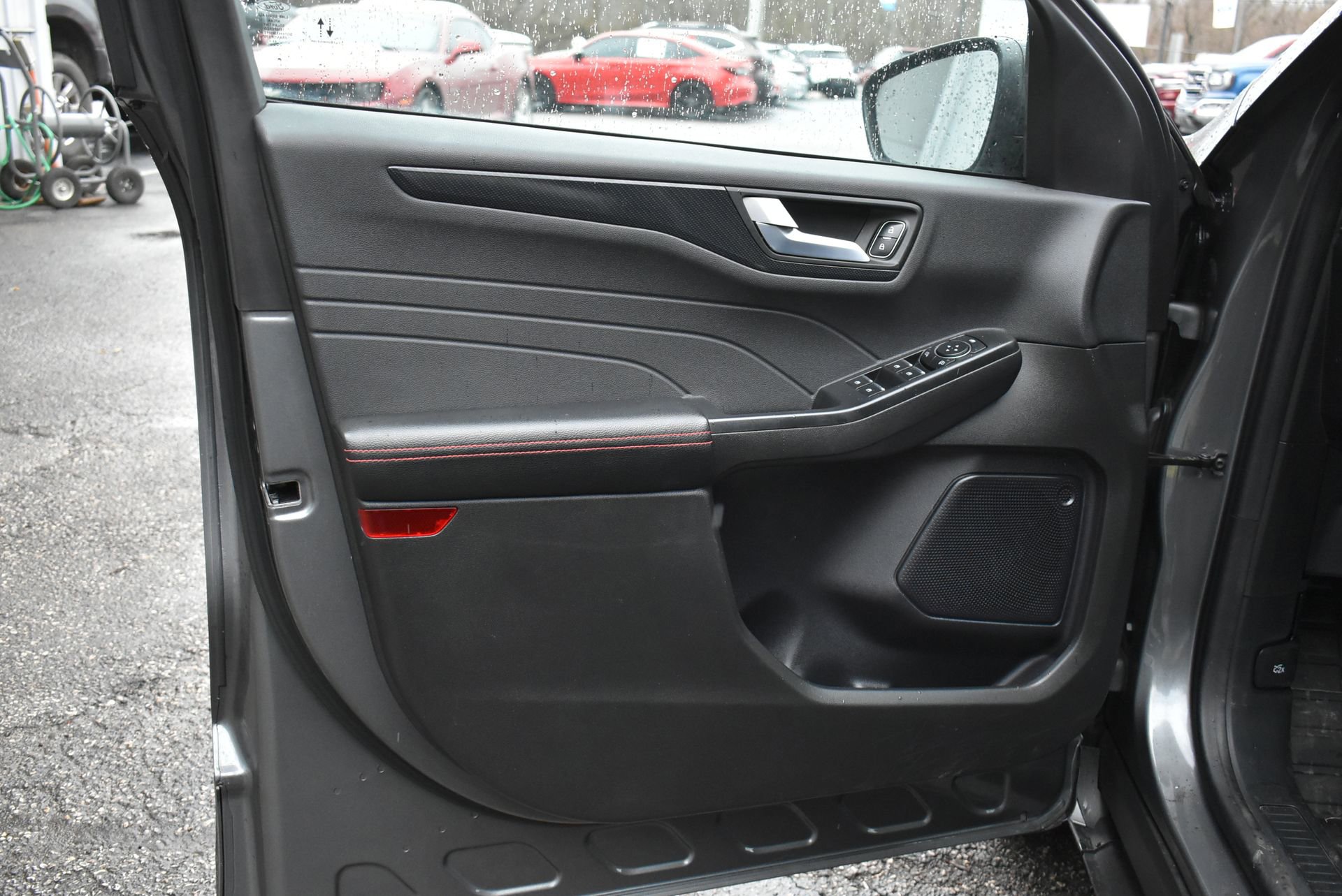 Used 2024 Ford Escape ST-Line FWD image 12