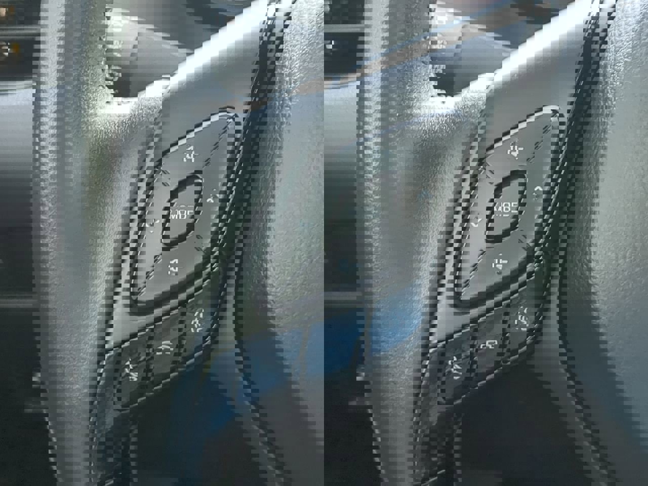 Used 2020 Toyota C-HR XLE FWD image 21