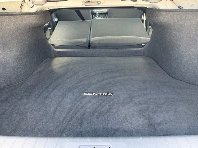 Certified 2025 Nissan Sentra SR FWD image 33