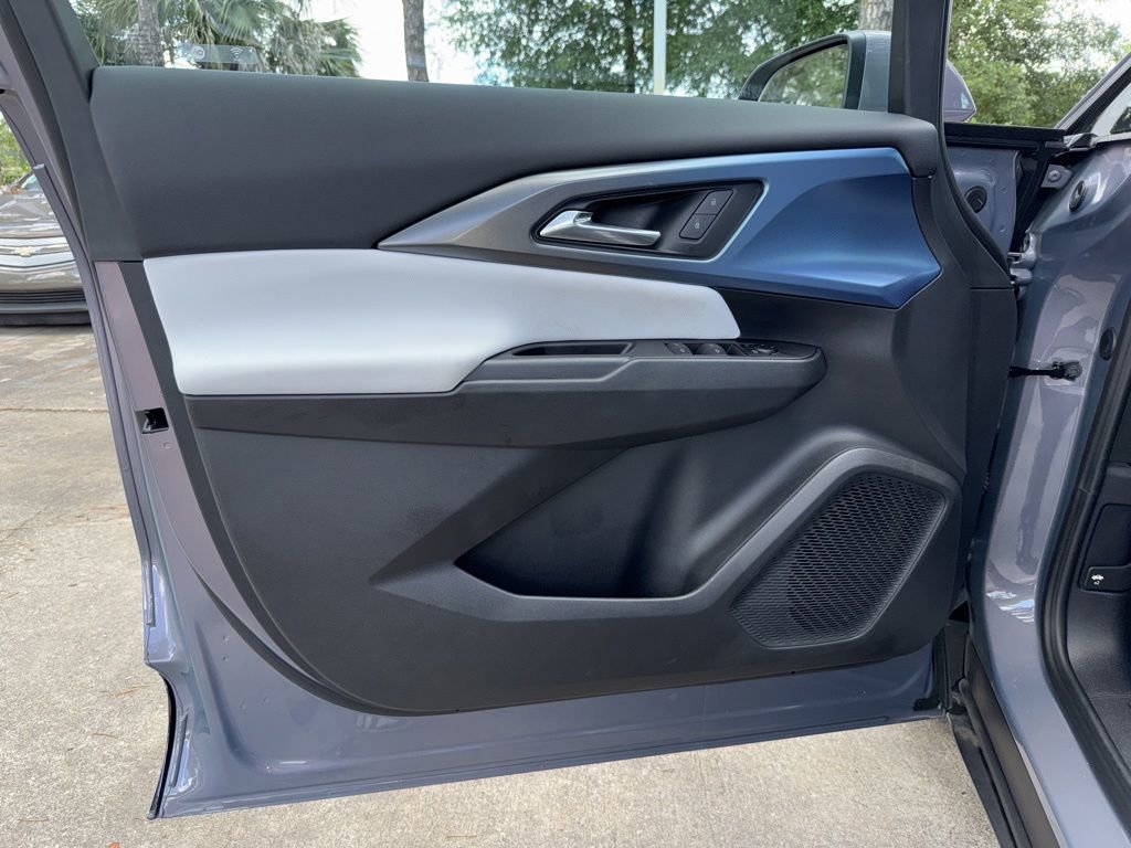 Used 2025 Chevrolet Equinox EV LT FWD image 21