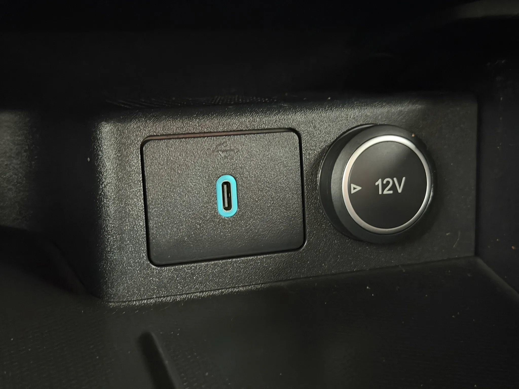 Used 2020 Ford Escape SE image 35