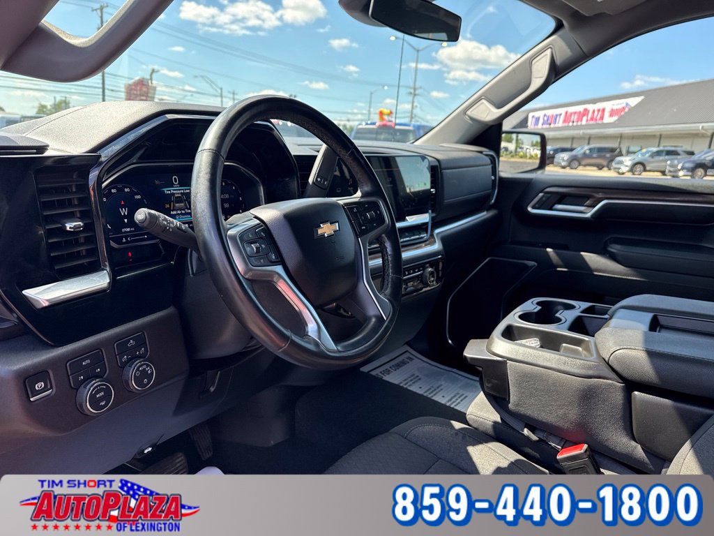 Used 2024 Chevrolet Silverado 1500 LT AWD/4WD image 3