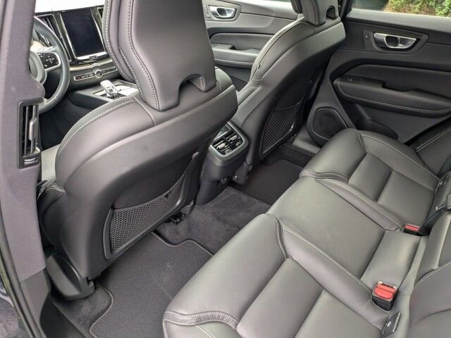 Used 2022 Volvo XC60 B6 Inscription w/ Advanced Package image 16