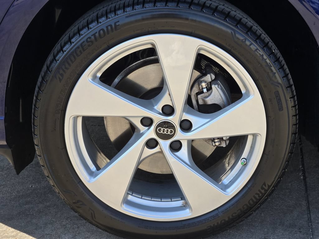 Certified 2025 Audi Q5 Premium Plus w/ Premium Plus AWD/4WD image 16