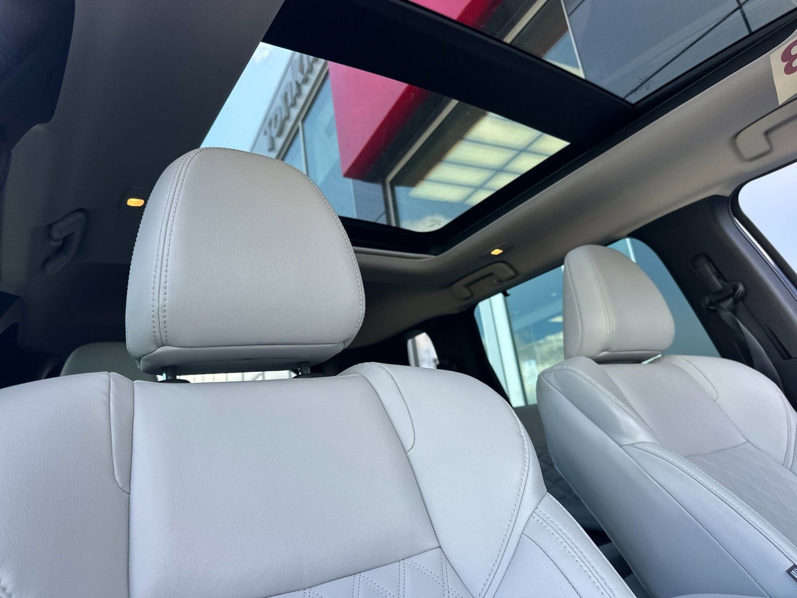 Used 2023 Mitsubishi Outlander AWD image 16