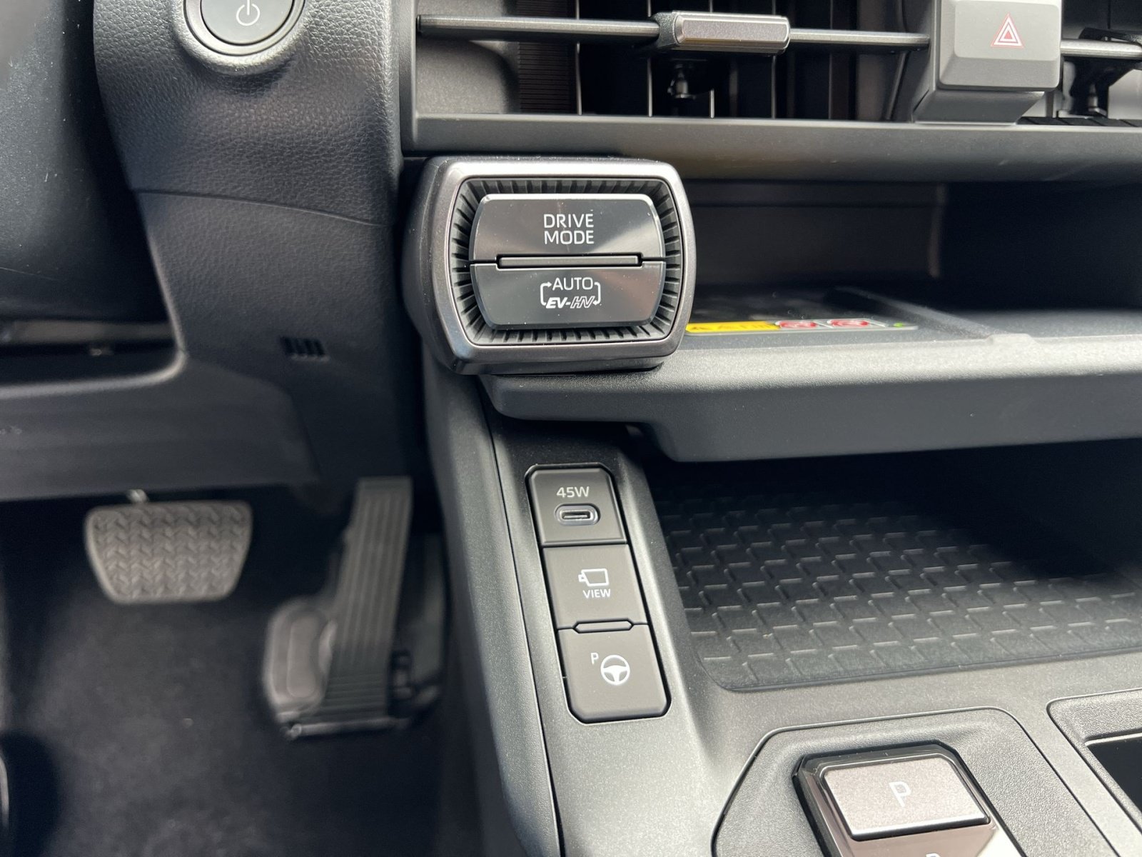 New 2026 Toyota RAV4 XSE AWD/4WD image 27