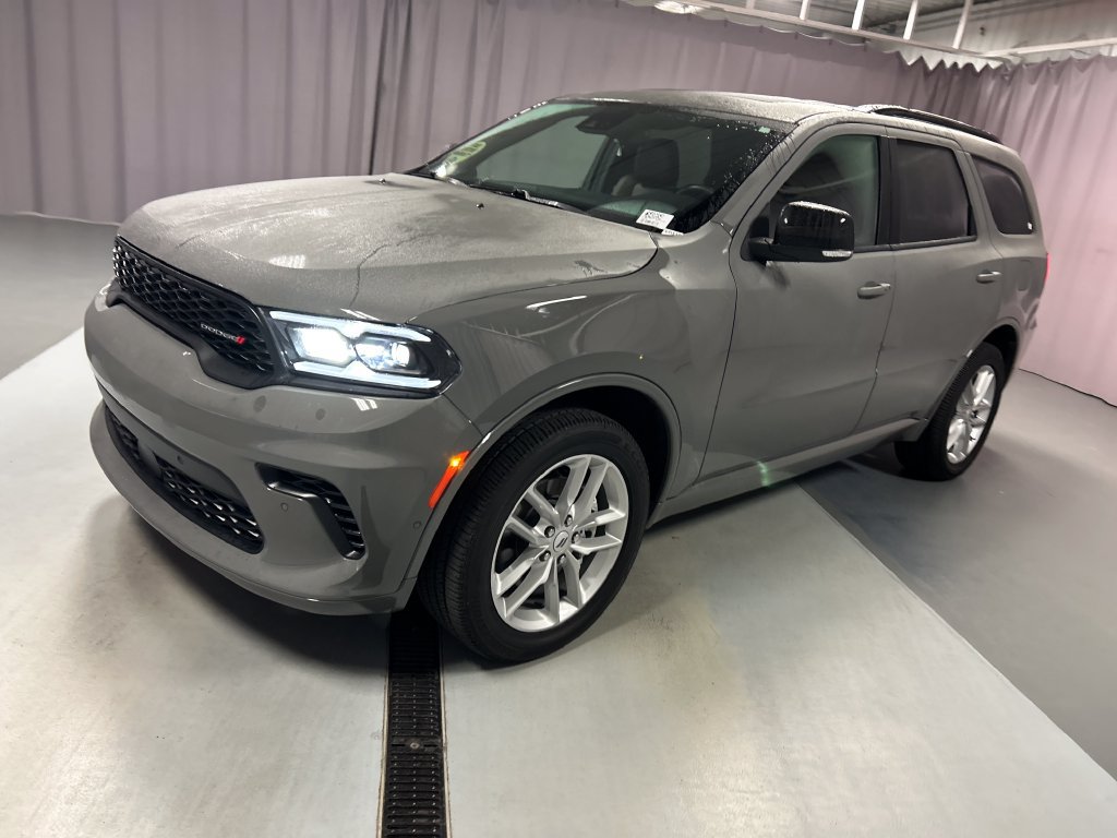 Used 2025 Dodge Durango GT AWD/4WD image 3