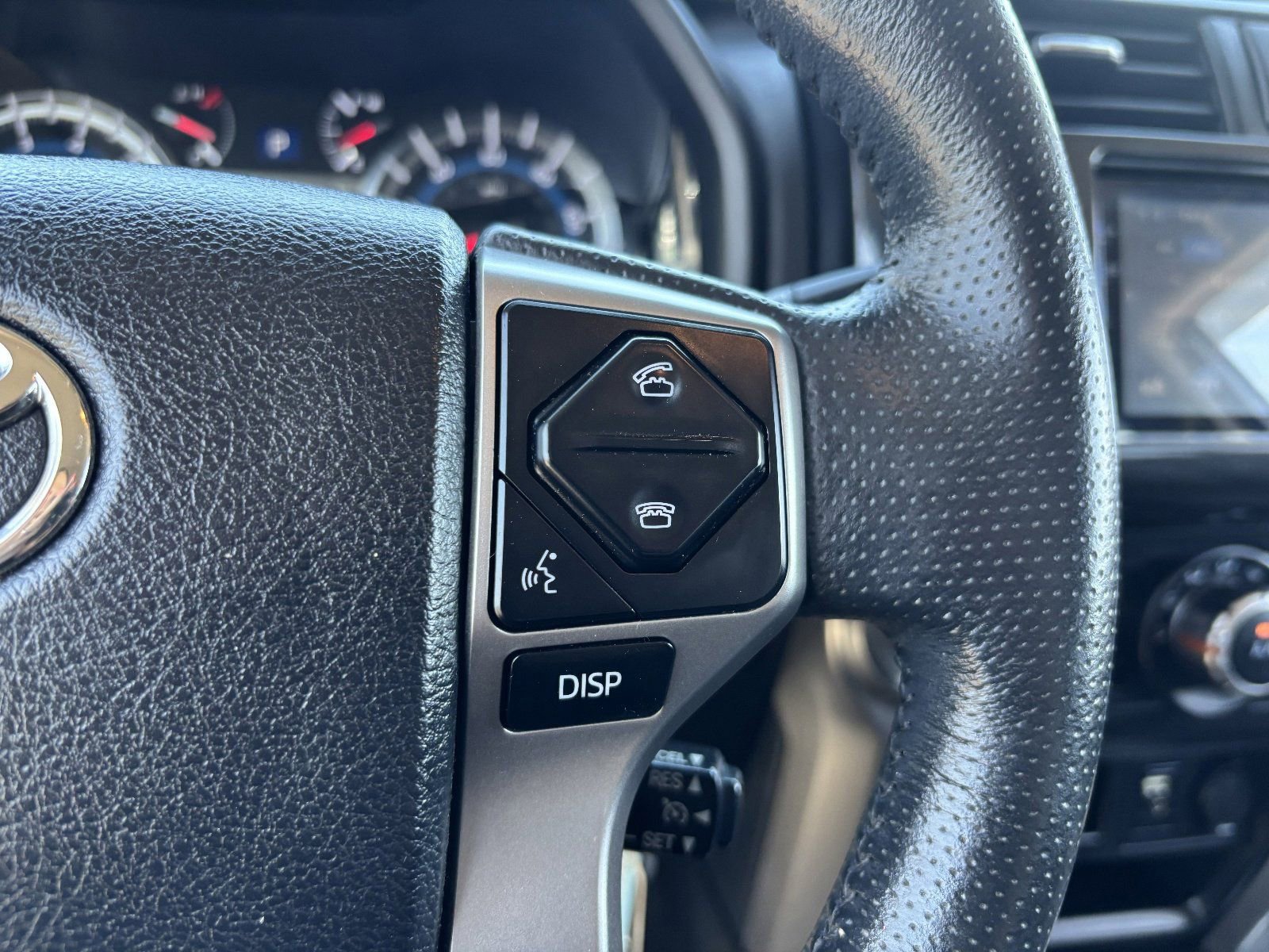 Used 2019 Toyota 4Runner SR5 AWD/4WD image 29