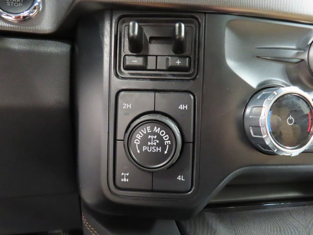 Used 2023 Ford F350 Platinum w/ Tremor Off-Road Package AWD/4WD image 59