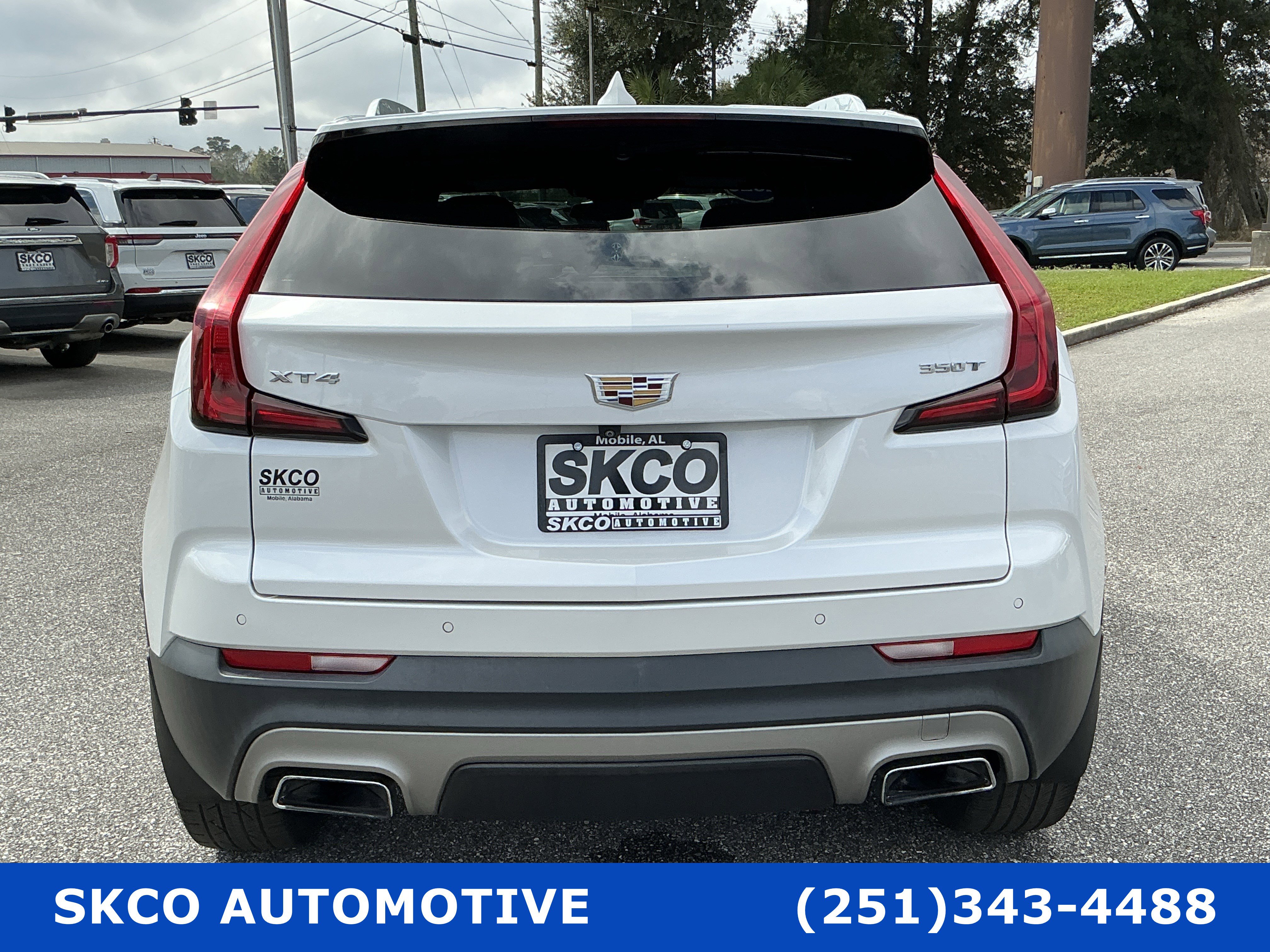 Used 2020 Cadillac XT4 Premium Luxury w/ Driver Awareness Package image 4