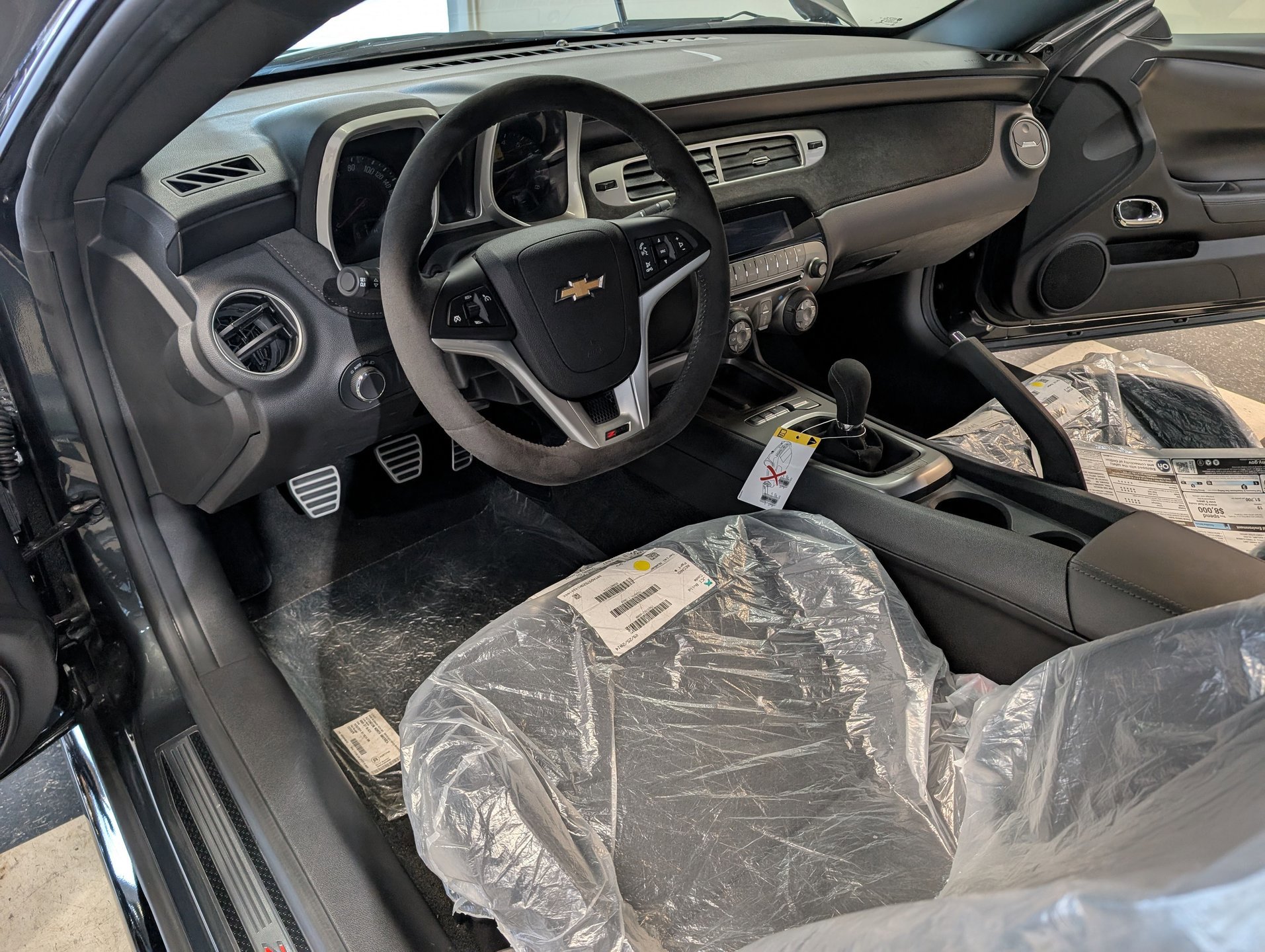 Used 2015 Chevrolet Camaro Z/28 RWD image 6